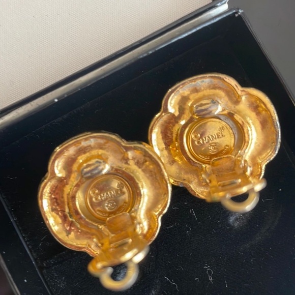 Chanel Clip On Earrings - Picture 4 of 6